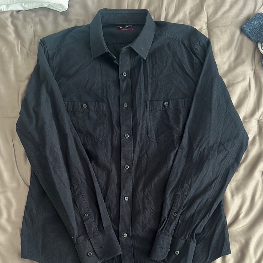 UNTUCKit Black Button-Up Shirt